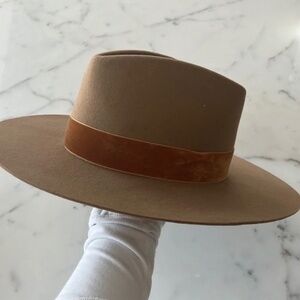 Chapeau Lake of Color